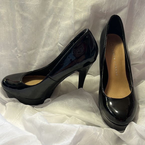 Black Lauren Conrad heels. Size 7 - Picture 3 of 3